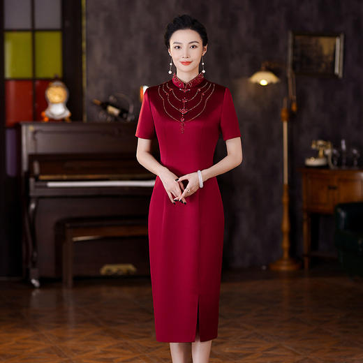 中式气质，新款夏年轻醋酸段红色婚宴喜婆婆礼服妈妈旗袍BLH2321 商品图0