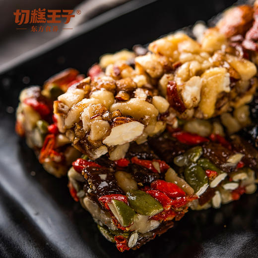 优选|新疆手工切糕  6种坚果+4种果敢   真材实料  酥软香甜  不腻口  500g/盒 商品图4