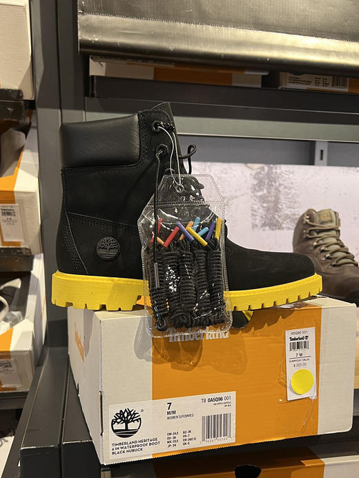 TIMBERLAND/添柏岚 女士圆头系带高帮纯色低跟马丁靴 商品图1
