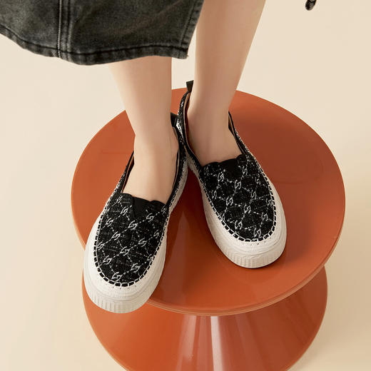 Safiya/索菲娅2023秋季新品潮流厚底透气休闲一脚蹬松糕渔夫鞋 SF33112455 商品图0