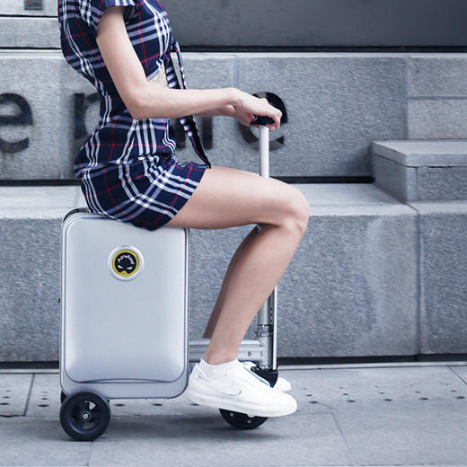 AIRWHEEL/爱尔威 SE3S豪华版智能骑行电动登机行李箱20寸[福利品] 商品图1