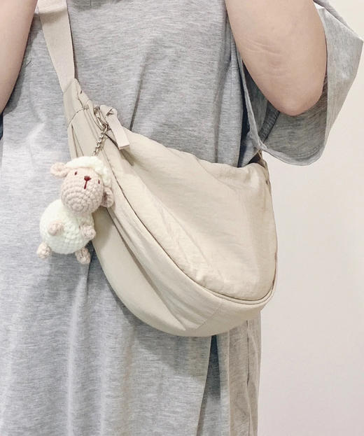 【家居百货】日系ins简约纯色百搭斜挎小包包女手机包男帆布饺子包背包百搭斜跨饺子包优衣库同款饺子包 商品图3
