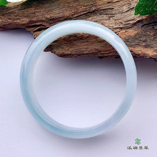 派瑞翡翠 翡翠手镯 糯种 浅绿 商品图2