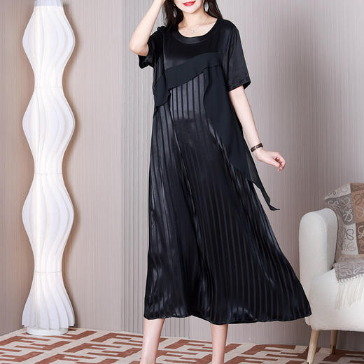 LX 7100醋酸丝垂感十足纯色拼接条纹修身连衣裙 商品图1