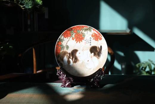 景德镇官窑兔年贺岁瓷盘，中国古典生肖文化与经典赏盘的绝妙搭配，祥瑞贺岁，遇兔呈祥 商品图5