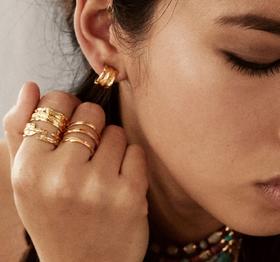 北京仓｜Elise Tsikis-Chennai-复古 雕刻圆环 金色 小号耳环［美国设计师］