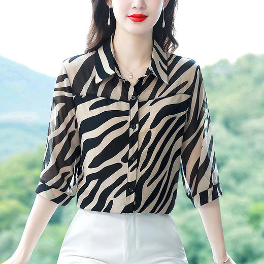 SMZ8773短袖印花衬衫女夏季新款中年妈妈宽松上衣高档洋气遮肚子小衫 商品图2