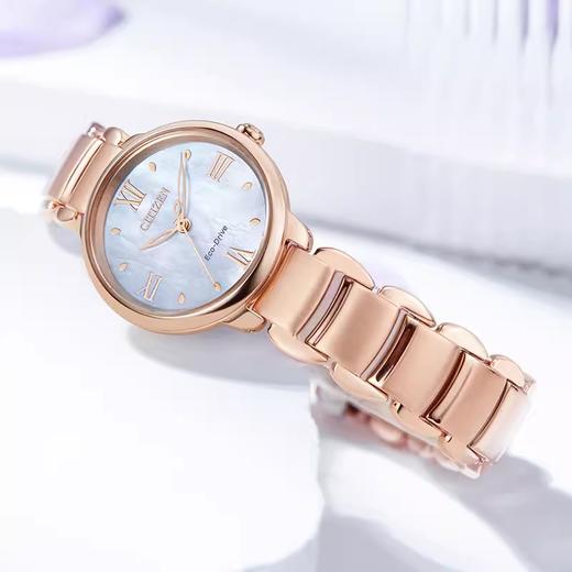 西铁城/CITIZEN光动能花语风吟贝母表盘时尚钢带女士手表EM0928-84D 商品图1