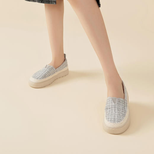 Safiya/索菲娅2023秋季新品潮流厚底透气休闲一脚蹬松糕渔夫鞋 SF33112455 商品图5