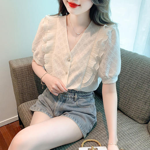 韩版百搭V领拼接短袖衬衫女，夏季新款小众设计感减龄通勤上衣AHM-DU9019-1 商品图2