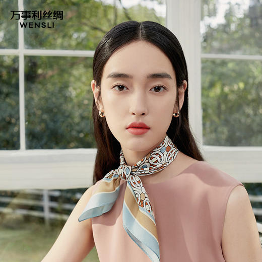 万事利“欢乐颂”51厘米双面印花真丝小方巾 商品图2