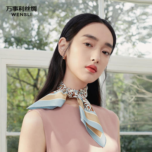 万事利“欢乐颂”51厘米双面印花真丝小方巾 商品图3