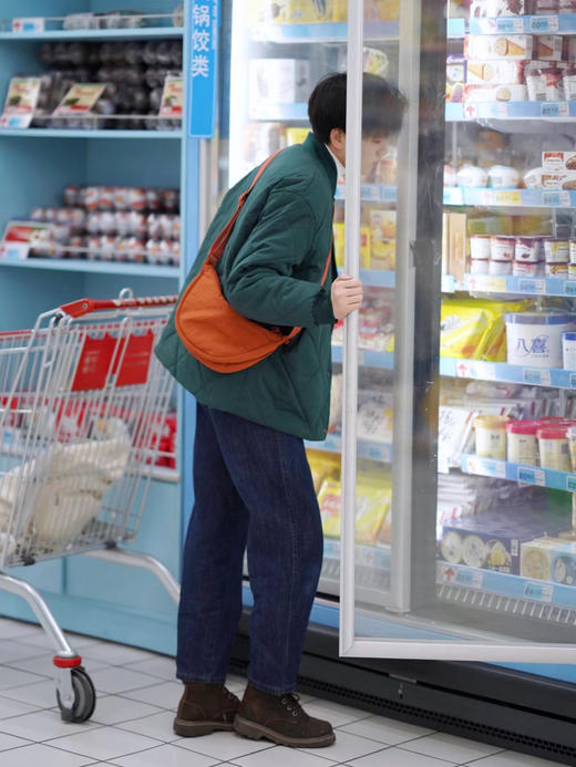 【家居百货】日系ins简约纯色百搭斜挎小包包女手机包男帆布饺子包背包百搭斜跨饺子包优衣库同款饺子包 商品图4