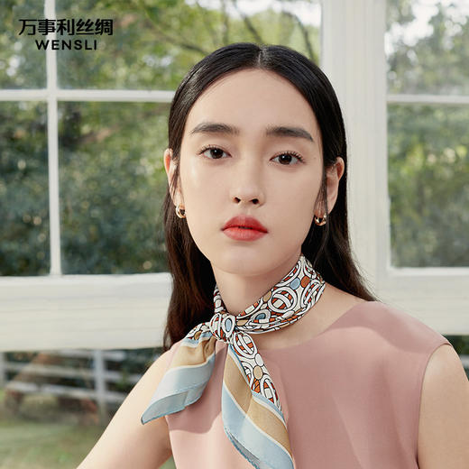 万事利“欢乐颂”51厘米双面印花真丝小方巾 商品图4