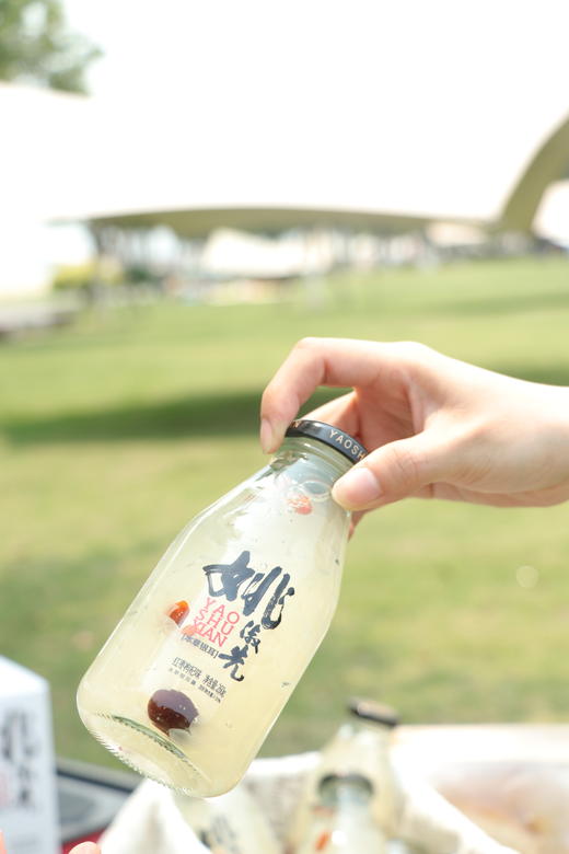 【养生系列】姚淑先鲜炖本草银耳羹 润一夏 0脂肪，好喝无负担！鲜耳慢炖，一口清润，降燥补水，符合当下社会快节奏轻养生的模式，让我们一起美回18岁～ 商品图2