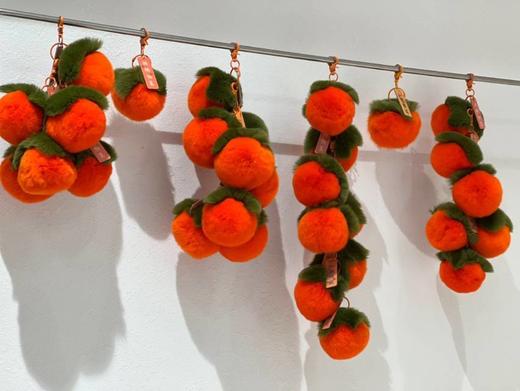 【真獭兔毛挂件“好柿发生”】对比很多版本选出来的，品质很好！  纯手工皮草制作 少女心爆棚！🌷 同样的质量要💰100＋而我们只要💰29包邮 今年秋冬暖心的伴手礼来啰~ 商品图9