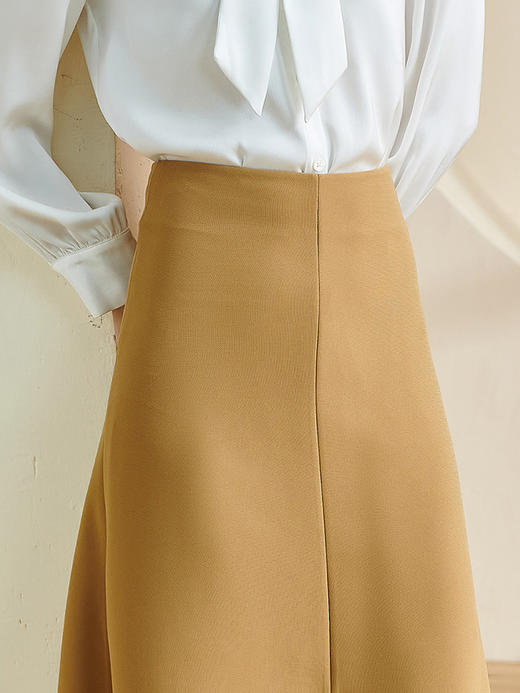 米思阳2026春季新款时尚百搭修身半身裙卡其色高腰开叉a字裙1749 商品图3