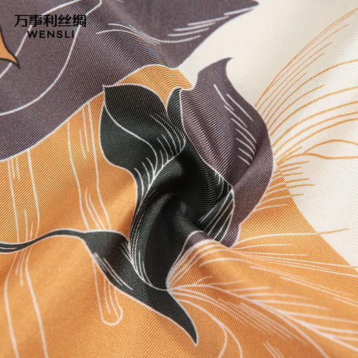 万事利“玉兰赋”63厘米双面印花真丝中方巾 商品图5