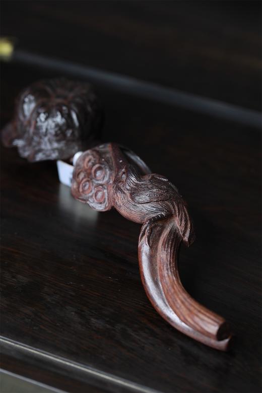 荷趣(翠鸟莲蓬)°血檀如意 商品图2