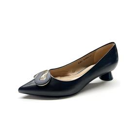 【静音系列】千百度女鞋秋季百搭通勤单鞋中跟尖头粗跟
A23406024