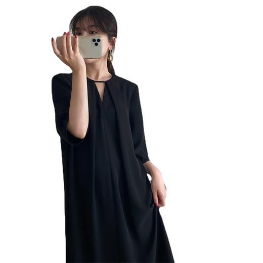 「气质小黑裙」2023夏季小黑裙 新款法式复古休闲赫本风收腰气质优雅v领连衣裙女下装 商品图4