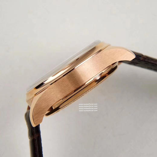 沙夫豪森----IWC万国葡萄牙系列计时腕表经典版被赋予了典型葡萄牙系列风格的所有特征，近八十年来，葡萄牙系列一直就是经典设计和高级制表的代名词 商品图5