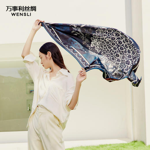 万事利“雀翎”双面印花真丝大方巾 商品图3
