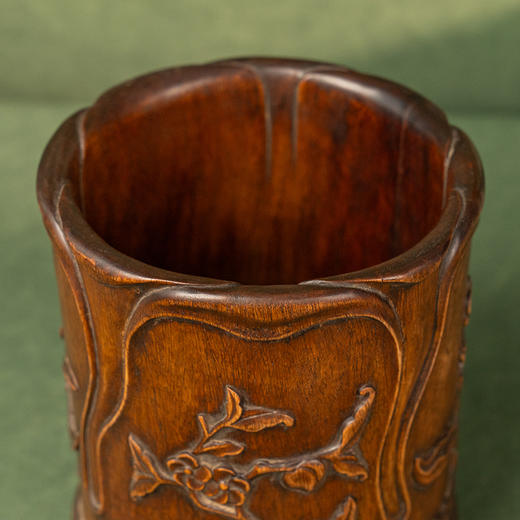 清 红木花卉纹花口笔筒 商品图1