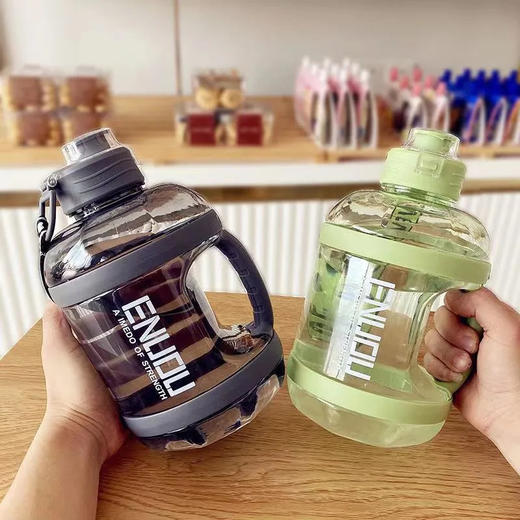 「加厚款！2400L大容量」大容量水杯男士运动水壶男生健身水桶吨桶吨吸管杯子夏季餐饮用具 商品图1