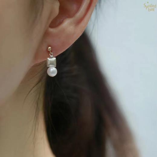 SpoiledBrat Jewelry纯银不对称珍珠耳环  商品图2