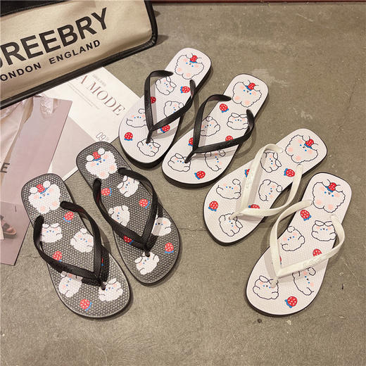 夏日必备，时尚轻便的女夏人字拖鞋，适合沙滩度假和日常穿着。简约设计，夹脚凉拖，让你时尚自在。 商品图0