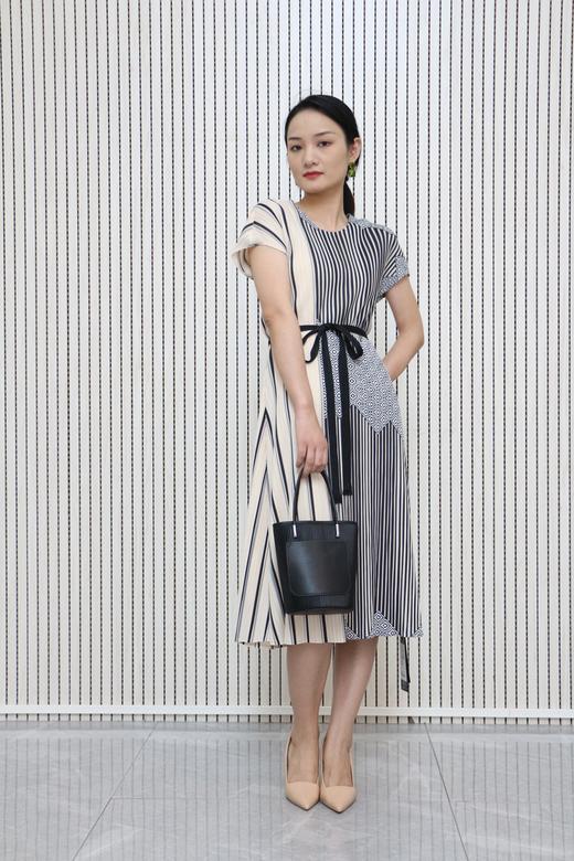 售罄-千年情话—梁祝黄白游色几何图案包袖连衣裙LZ3S32 商品图2