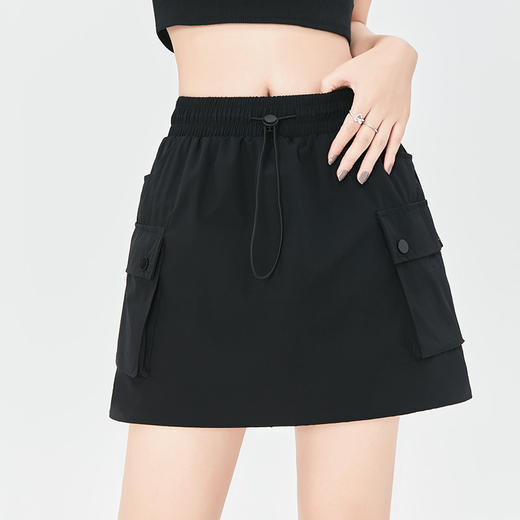 新款高腰休闲工装短裙，冰丝速干面料，清爽舒适，A字设计显瘦，学院风包臀半身裙，时尚百搭，适合各种场合。 商品图2