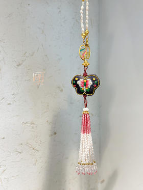 “爱的记忆”系列小米珍珠国风绣片流苏多用项链