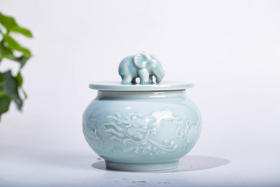 雷慧仙龙纹茶叶罐