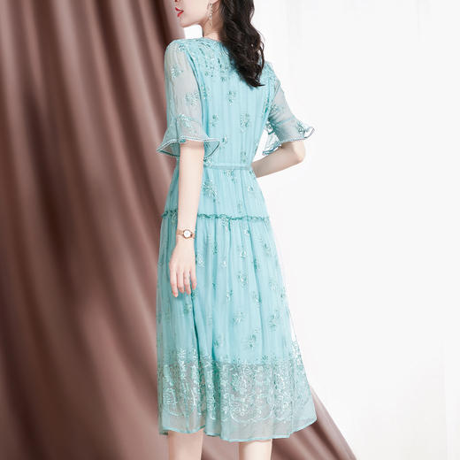 SM 82296877桑蚕丝连衣裙真丝绣花减龄显瘦洋气裙 商品图1