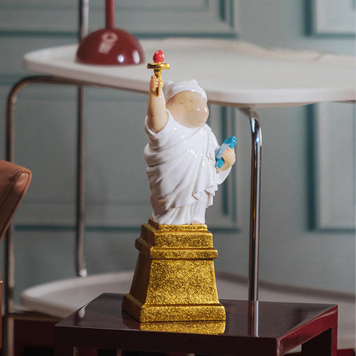 稀奇艺术瞿广慈雕塑作品《自由男神》桌面摆件创意艺术品礼品礼物 商品图2