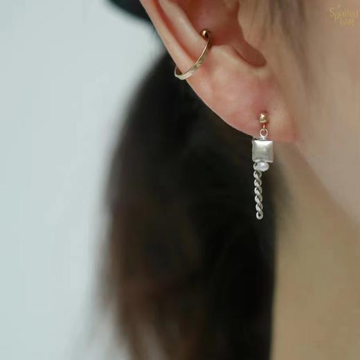 SpoiledBrat Jewelry纯银不对称珍珠耳环  商品图1