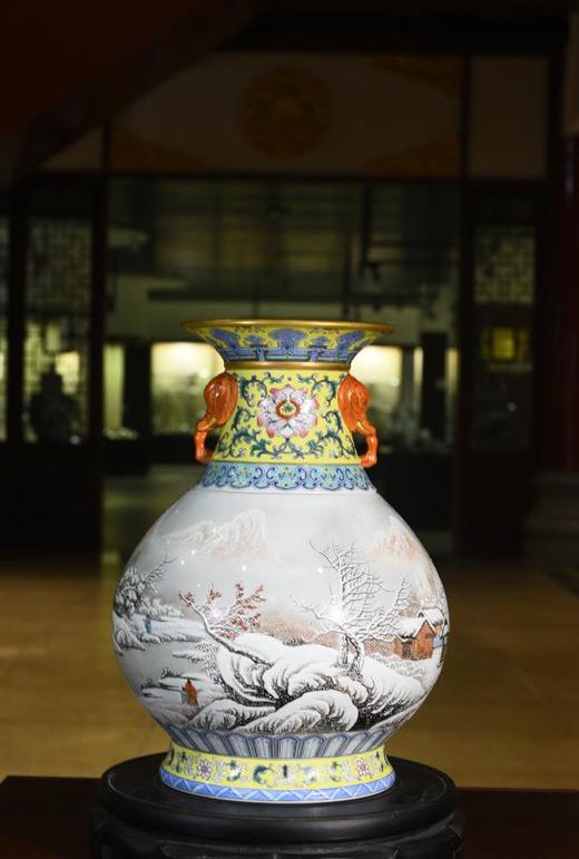 仿清乾隆粉彩雪景纹转心瓶 商品图0