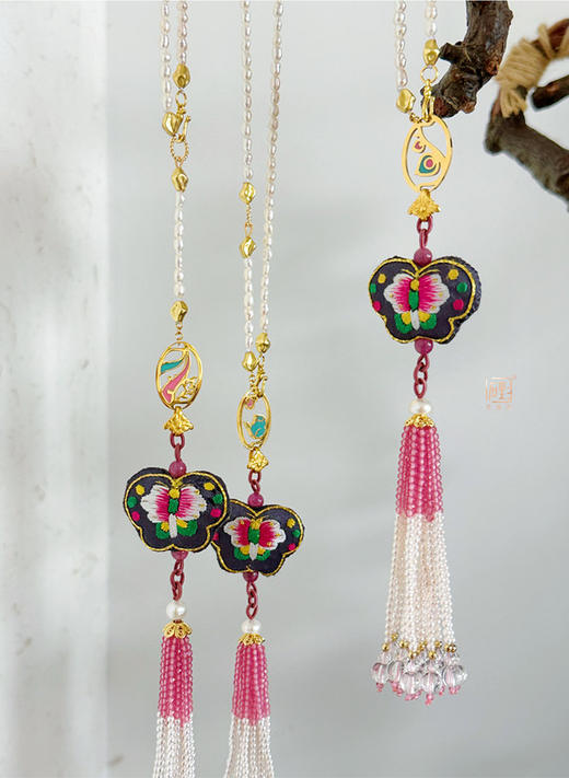 “爱的记忆”系列小米珍珠国风绣片流苏多用项链 商品图2