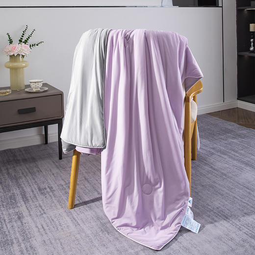 【自带凉感！A类母婴级夏被】日本科技A类凉感丝冰淇淋夏凉被，母婴级标准，放心睡。甄选凉感丝面料，凉爽透气贴合皮肤，吸湿透气，感受夏日清凉！-QQ 商品图12