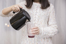 经常喝水却不解渴？到底怎么回事？