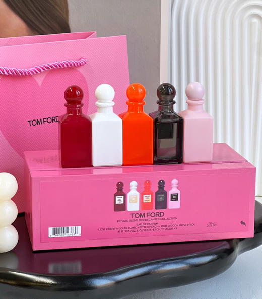 海南岛免税中免集团520限量特惠香水礼盒，TF的年度巨献！单瓶单价2000💰现在5瓶中样福利白菜价199💰 ‼️手快有手慢无！ 商品图1