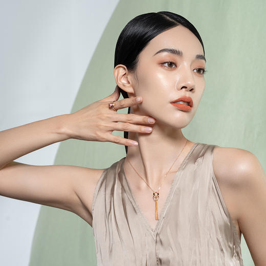 ［醒狮系列］18K玫瑰金群镶钻项链 商品图2