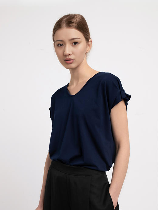 【特价清仓】女士丝光棉褶皱袖口V领T恤 商品图2