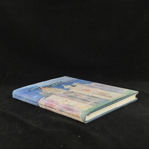 限量2000册！巴黎老佛爷百货图史 数百幅插图 精装大16开 商品图1