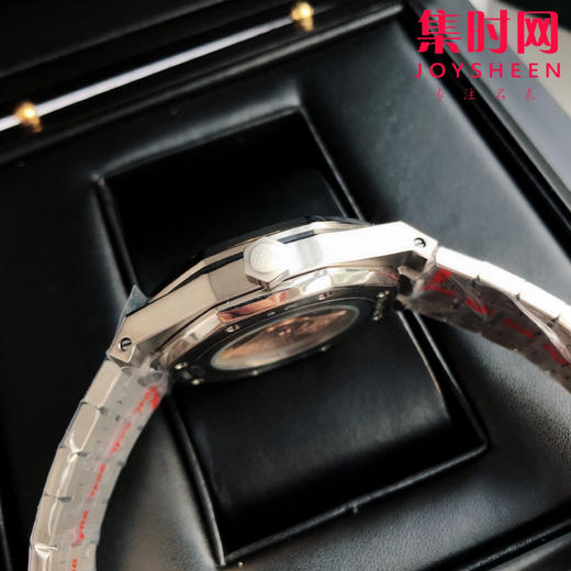 升级版 爱彼皇家橡树系列AP15202 男士腕表
机芯：搭载进口西铁城 商品图6