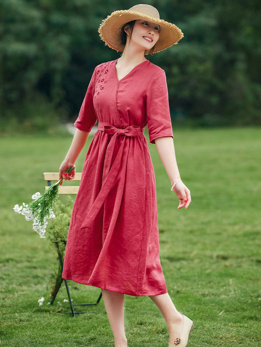 HM-C003春季新款 红色复古亚麻连衣裙原创刺绣花朵V领中袖优雅长裙子 商品图2