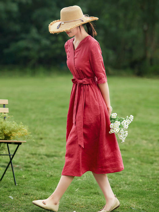 HM-C003春季新款 红色复古亚麻连衣裙原创刺绣花朵V领中袖优雅长裙子 商品图1