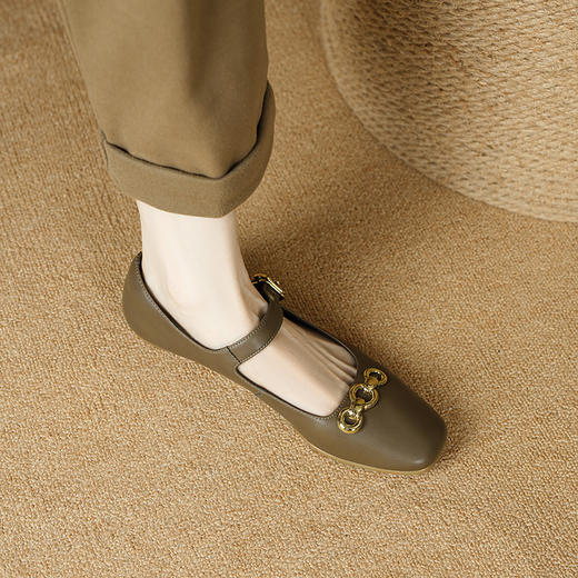 秋季新款，纯色金属装饰平底单鞋HCY-3668 商品图4